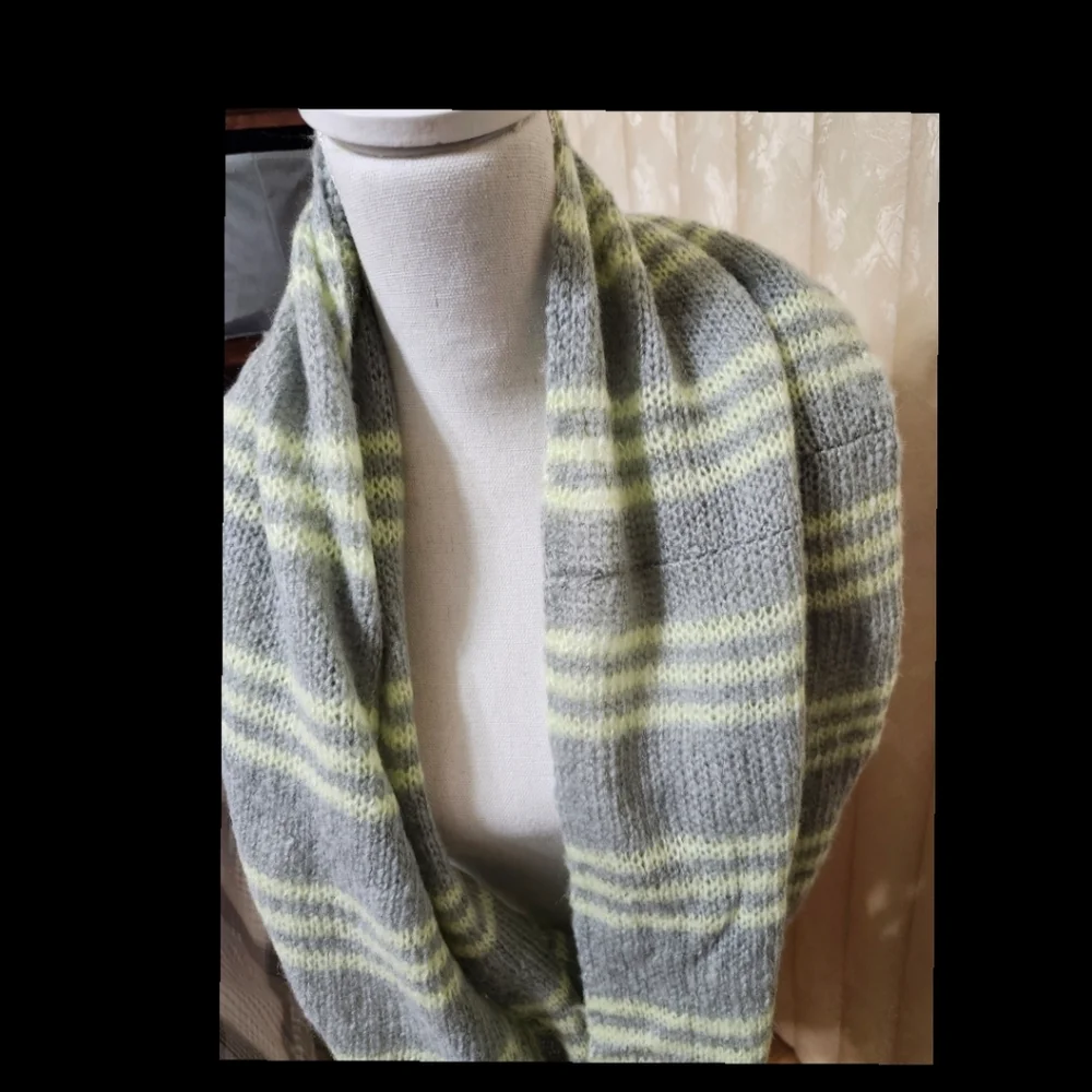 Wooden Ships Striped Infinity Scarf Green/Gray Soft Knit Wool Blend●